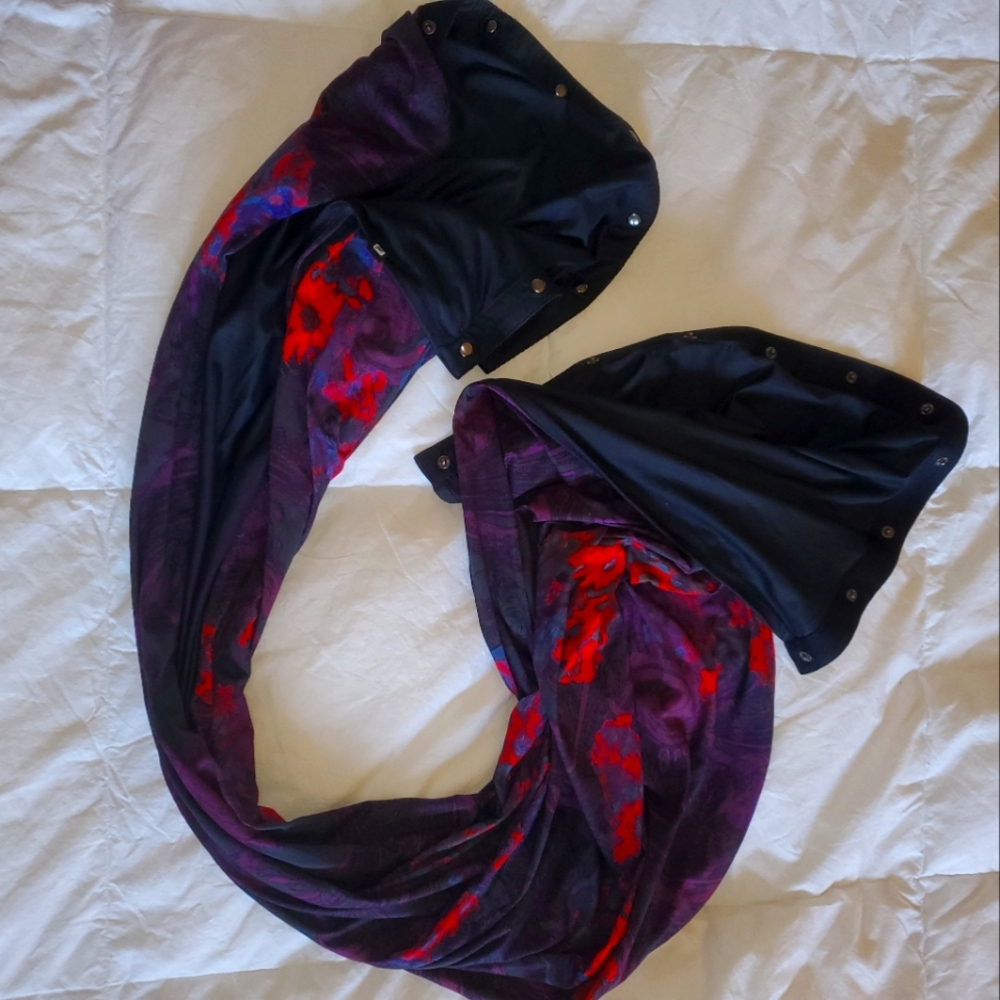 Fabletics reversible scarf with buttons
